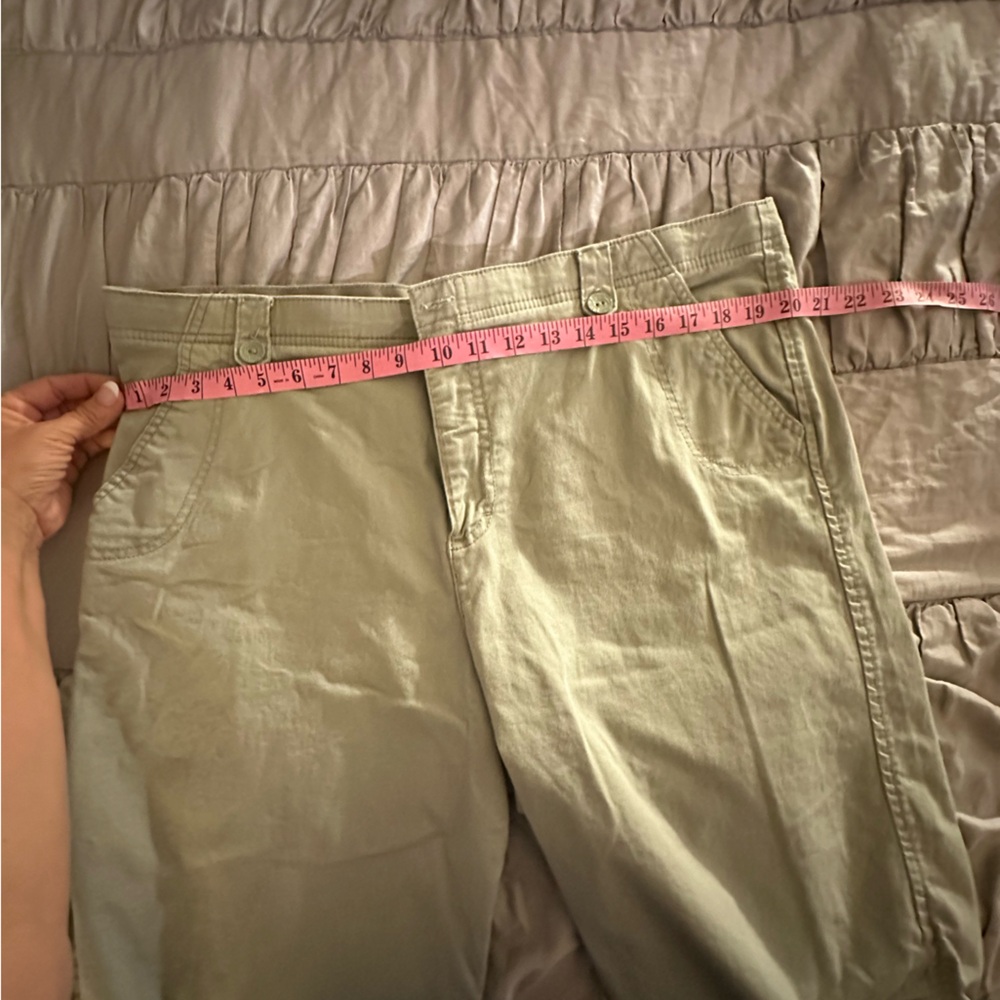 Light Green‎ Casual Shorts - Picture 7 of 8